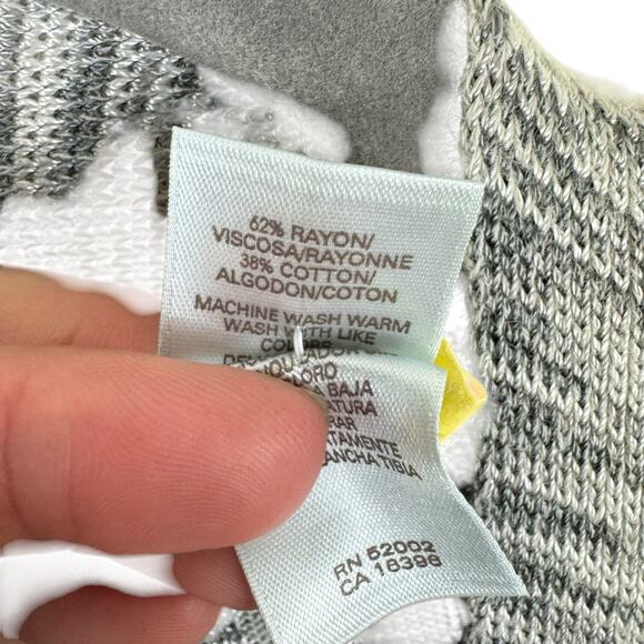 JH Collectibles Gray Heather Long Bell Sleeve Stretchy Button Front Cardigan XL - Picture 5 of 5